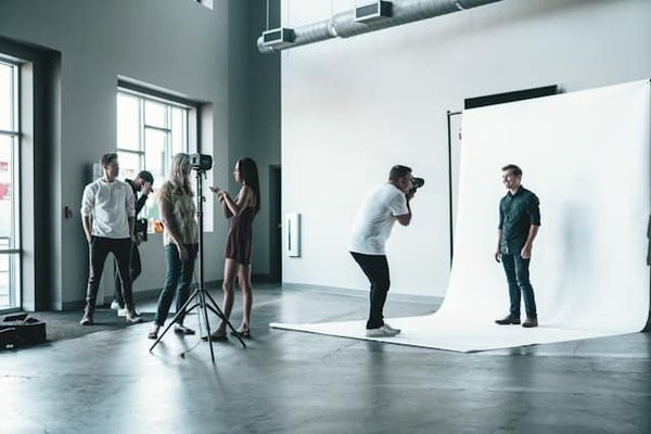 Comment choisir le bon photo studio professionnel pour des clichés impeccables