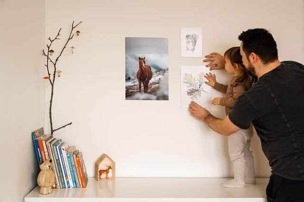 10 Idées DIY pour Transformer vos Photos en Objets de Décoration Originaux