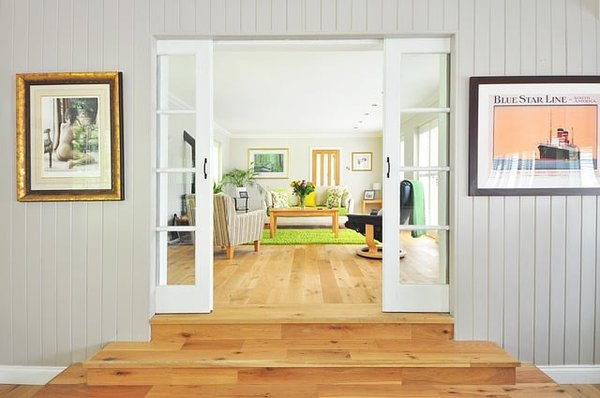 Comment créer une décoration murale inspirante avec vos photos de voyage